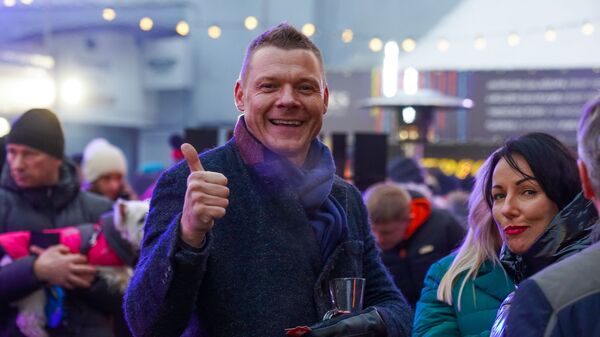 Президент Латвийского общества ресторанов Янис Ензис поставил оценку отлично  фестивалю уличной еды Street Food Festival в Риге. - Sputnik Latvija