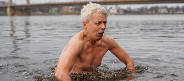Крещенские купания в Риге 2020. Крещенские купания в Риге 2020. - Sputnik Латвия