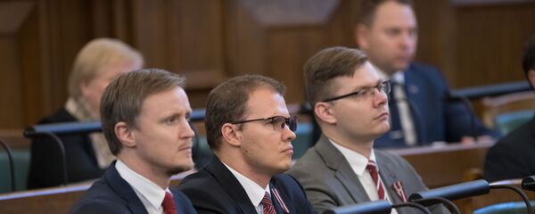 Депутаты Нацблока Рихардс Колс, Райвис Дзинтарс и Янис Иесалниекс Депутаты Нацблока Рихардс Колс, Райвис Дзинтарс и Янис Иесалниекс - Sputnik Latvija