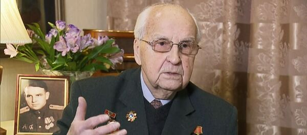 Вранье премьера Польши об Освенциме возмутило участника освобождения концлагеря - Sputnik Латвия