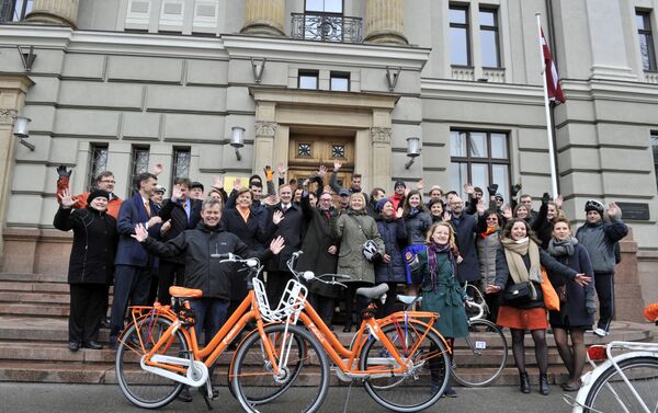 В Риге состоялся велопробег, приуроченный к началу европейского  велофестиваля (Cycling Festival Europe) - Sputnik Латвия