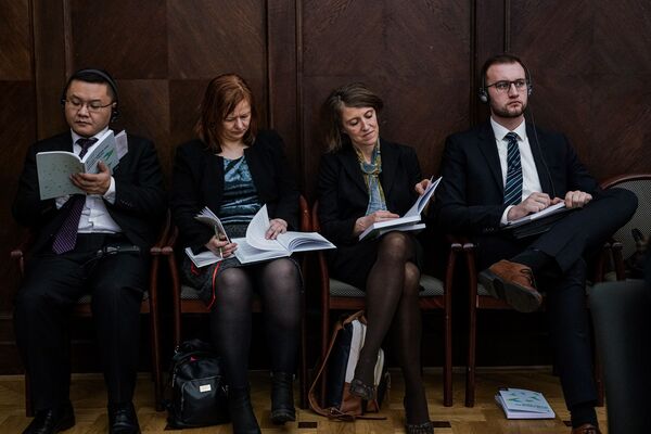 Ураганный 2020-й: Латвия собралась потягаться с Россией на историческом поле - Sputnik Латвия