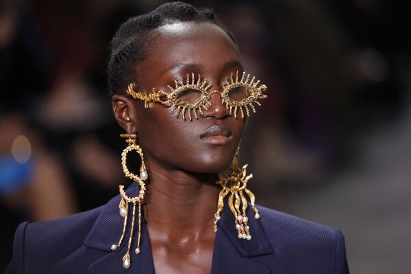 Неделя моды в Париже Haute Couture: Schiaparelli - Sputnik Латвия