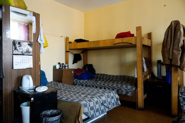 Вы когда ели в последний раз? Социальный лифт в Риге - нижний этаж - Sputnik Латвия