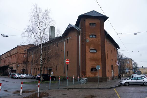 Вы когда ели в последний раз? Социальный лифт в Риге - нижний этаж - Sputnik Латвия