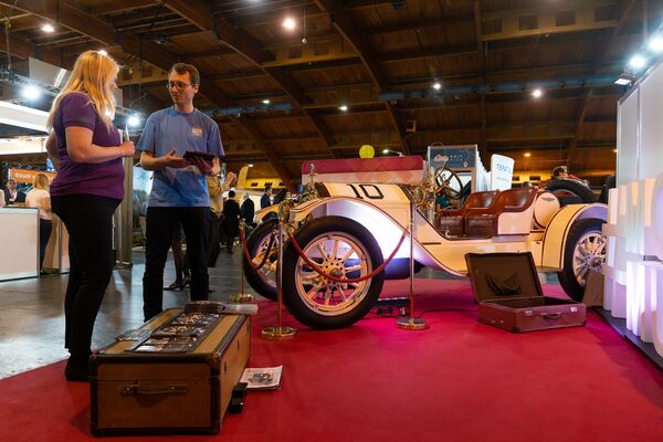 Новое приобретение Рижского мотор-музея – американский антикварный автомобиль Stutz Motor Company - Sputnik Латвия