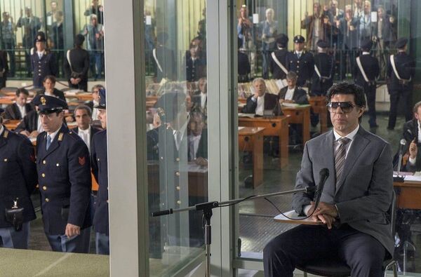 Что посмотреть в кино: любовь маляра, терзания психотерапевта и месть мафиози Что посмотреть в кино: любовь маляра, терзания психотерапевта и месть мафиози - Sputnik Латвия