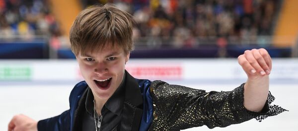 Латвийский фигурист Денис Васильев на чемпионате Европы по фигурному катанию. 19.01.2018 г. - Sputnik Латвия
