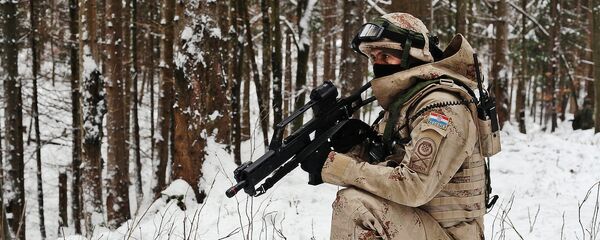 Хорватский военнослужащий, архивное фото Хорватский военнослужащий, архивное фото - Sputnik Латвия