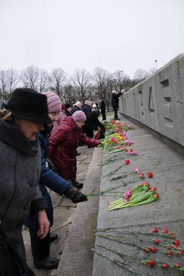 Они воевали, потому что на родину напали, дома сожгли: День защитника Отечества в Латвии Они воевали, потому что на родину напали, дома сожгли: День защитника Отечества в Латвии - Sputnik Латвия