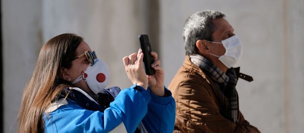 Туристы в защитных масках в Венеции, Италия - Sputnik Латвия