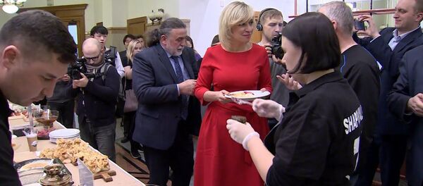 Были даже блины на кефире и водке: фуршет в МИД России в честь Масленицы Были даже блины на кефире и водке: фуршет в МИД России в честь Масленицы - Sputnik Латвия