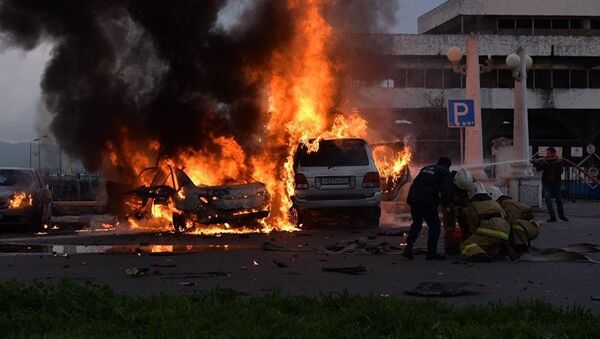 Взрыв автомобиля в Сухуми - Sputnik Латвия