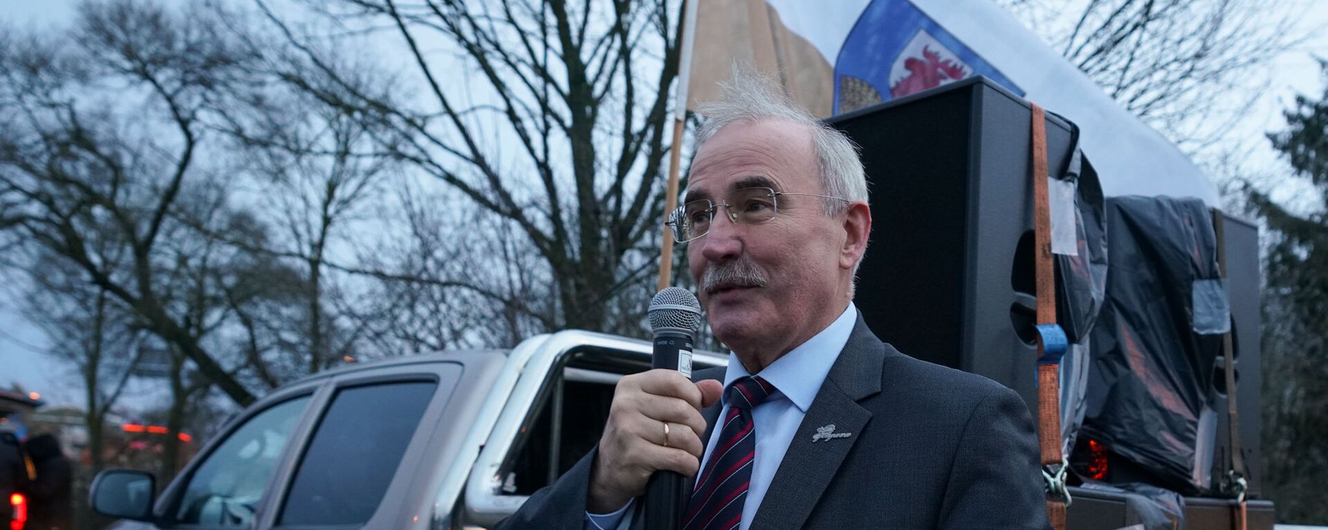 Мэр Елгавы Андрис Равиньш во время акции протеста 5 марта 2020 года - Sputnik Латвия, 1920, 11.06.2025