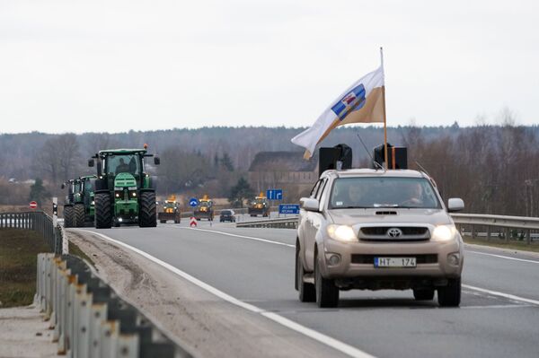 Тракторная Атмода началась: власть - народу, а не сотне людей в Риге - Sputnik Латвия