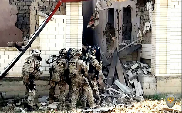 Musulmaņu sievietes stāsts: viņa bija teroristes meita un terorista sieva  Musulmaņu sievietes stāsts: viņa bija teroristes meita un terorista sieva  - Sputnik Latvija