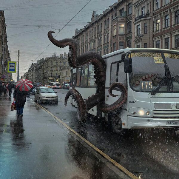 Осьминог в автобусе в Санкт-Петербурге в работе художника Вадима Соловьева - Sputnik Латвия