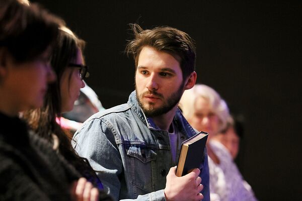 Миллион причин жить: в Рижском русском театре состоялась премьера необычного спектакля Миллион причин жить: в Рижском русском театре состоялась премьера необычного спектакля - Sputnik Латвия