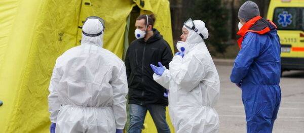 В Латвийском центре инфектологии развернута мобильная лаборатория для сдачи анализов на коронавирус В Латвийском центре инфектологии развернута мобильная лаборатория для сдачи анализов на коронавирус - Sputnik Latvija