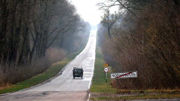 Дорожный знак на выезде из Чернобыля - Sputnik Латвия
