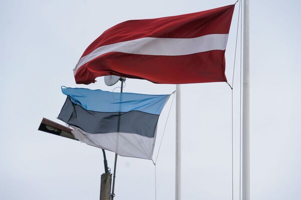 Трагедия на границе: латыши сидят без врачей в Валге, эстонцы - без дешевой водки в Валке - Sputnik Латвия