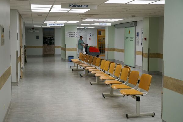 Трагедия на границе: латыши сидят без врачей в Валге, эстонцы - без дешевой водки в Валке - Sputnik Латвия