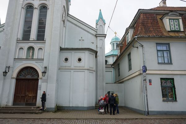 Хорошо, что латышский не нужен: как в Латвии устроились украинские гастарбайтеры - Sputnik Латвия