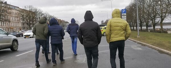 Украинские гастарбайтеры уезжают. Почему это катастрофа для Латвии? Украинские гастарбайтеры уезжают. Почему это катастрофа для Латвии? - Sputnik Latvija