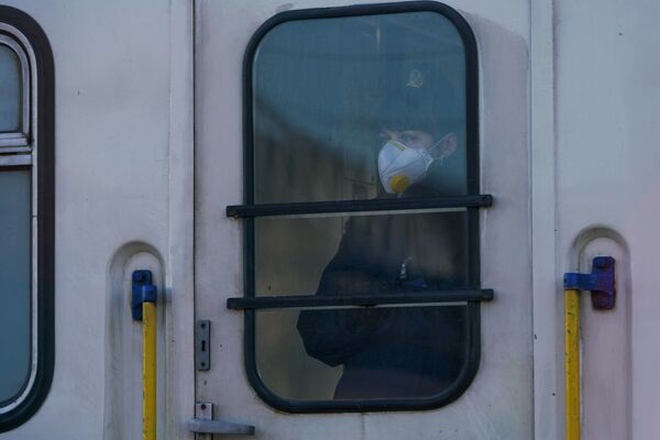 Дипломатическая миссия выполнена: как Рига и Киев менялись репатриантами - Sputnik Латвия