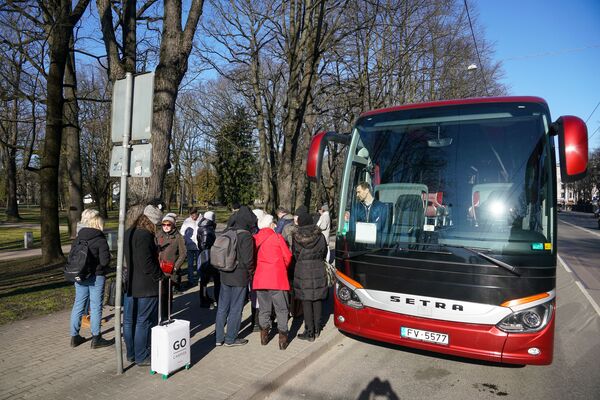 Возвращение домой: как Россия эвакуирует своих граждан из Латвии Возвращение домой: как Россия эвакуирует своих граждан из Латвии - Sputnik Латвия