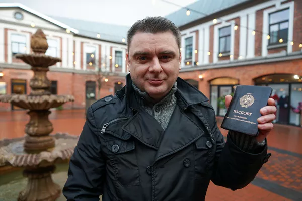 За себя не ручаюсь: бунтарь Осипов о протестах, шпротах, флагах и русских Латвии За себя не ручаюсь: бунтарь Осипов о протестах, шпротах, флагах и русских Латвии - Sputnik Латвия