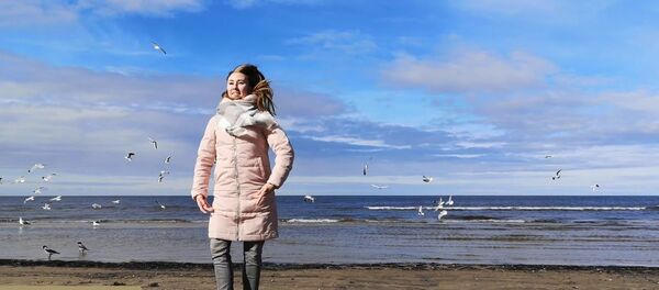  Латвийский национальный балет тренируется дома и на природе - Sputnik Латвия