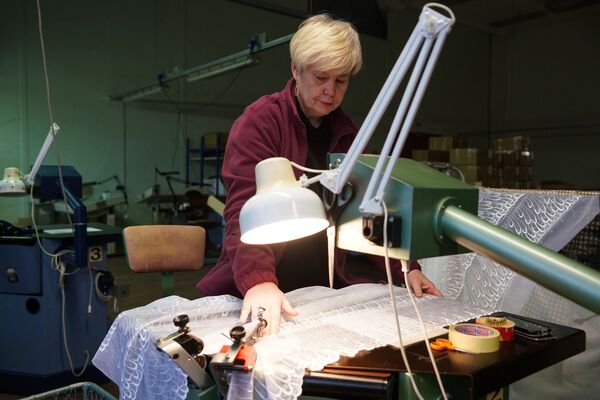 Последнее крупное предприятие в Лиепае под угрозой закрытия: участь Lauma Fabrics  - Sputnik Латвия