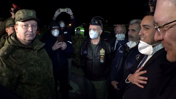 Российские военные медики возвращаются из Италии: что сделано и что предстоит - Sputnik Латвия