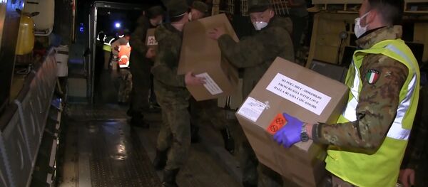 Россия поможет Италии в борьбе с коронавирусом Россия поможет Италии в борьбе с коронавирусом - Sputnik Латвия