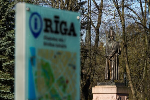 Памятник российскому полководцу Барклаю-де-Толли в Риге - Sputnik Латвия