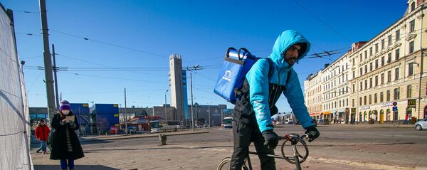 Курьер доставки еды в Риге Курьер доставки еды в Риге - Sputnik Latvija