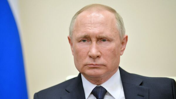 Президент РФ В. Путин выступил с обращением к гражданам - Sputnik Латвия