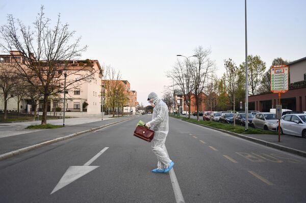 Бергамо в эпидемию COVID-19 - от страха к надежде Бергамо в эпидемию COVID-19 - от страха к надежде - Sputnik Латвия