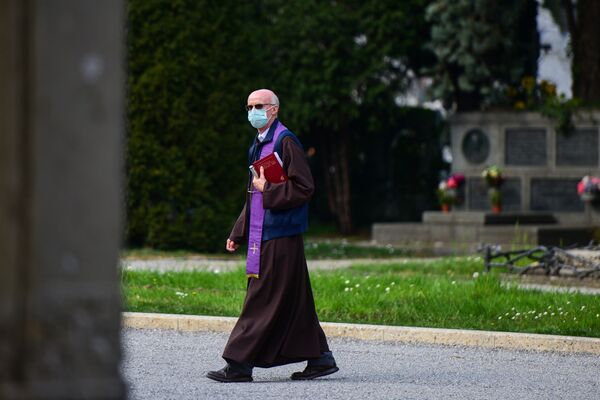 Бергамо в эпидемию COVID-19 - от страха к надежде Бергамо в эпидемию COVID-19 - от страха к надежде - Sputnik Латвия