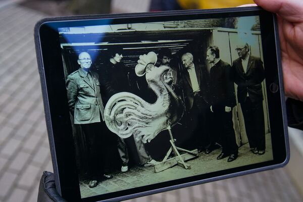 Улетел, но обещал вернуться: со шпиля церкви Святого Иакова сняли петушка - Sputnik Латвия