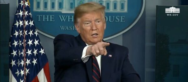 Путин предложил, и я сказал - беру! Президент США о помощи от России - Sputnik Латвия