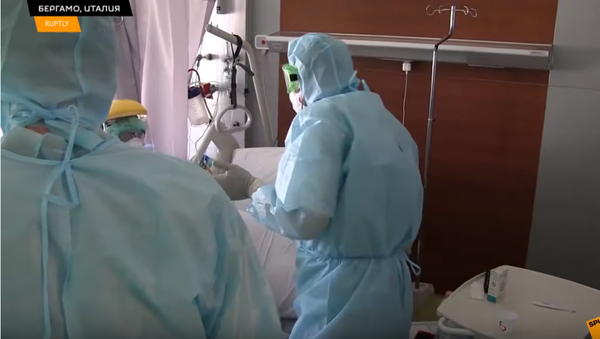 Полевой госпиталь в Бергамо развернут: медики готовятся к приему пациентов - Sputnik Latvija