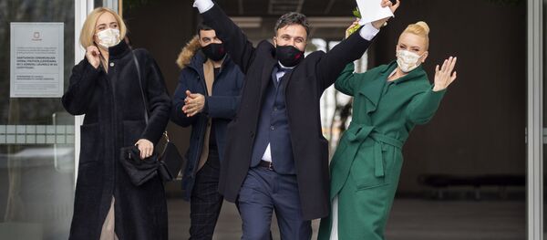 Молодожены в Вильнюсе  Молодожены в Вильнюсе  - Sputnik Latvija