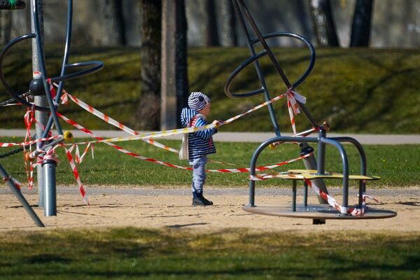 В парке Победы в Риге цветет сакура - Sputnik Латвия