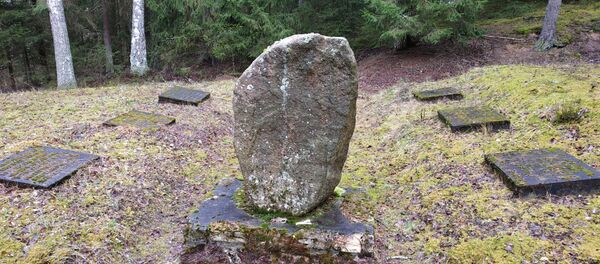 Немецкое братское кладбище, на котором есть и могила с солдатами Русской императорской армии - Sputnik Латвия