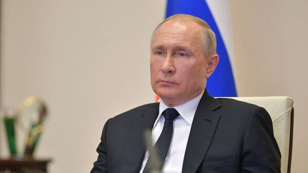 Президент РФ В. Путин в режиме видеоконференции провел совещание с руководителями субъектов РФ - Sputnik Latvija