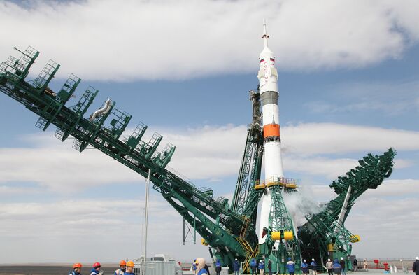 Ракета-носитель Союз-2.1а с пилотируемым кораблем Союз МС-16 на стартовом комплексе космодрома Байконур - Sputnik Латвия