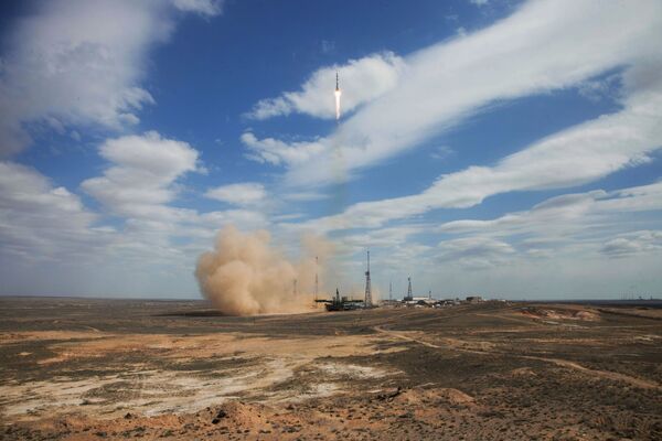 Запуск пилотируемого корабля Союз МС-16 с экипажем МКС-63 со стартовой площадки космодрома Байконур - Sputnik Латвия