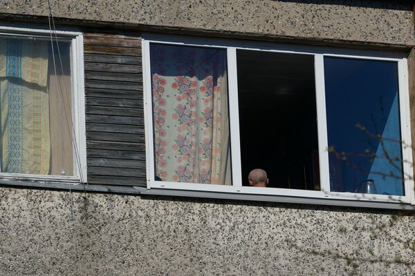 Тайна чумного барака в Латвии: под Ригой на карантин закрыли целый жилой дом - Sputnik Латвия